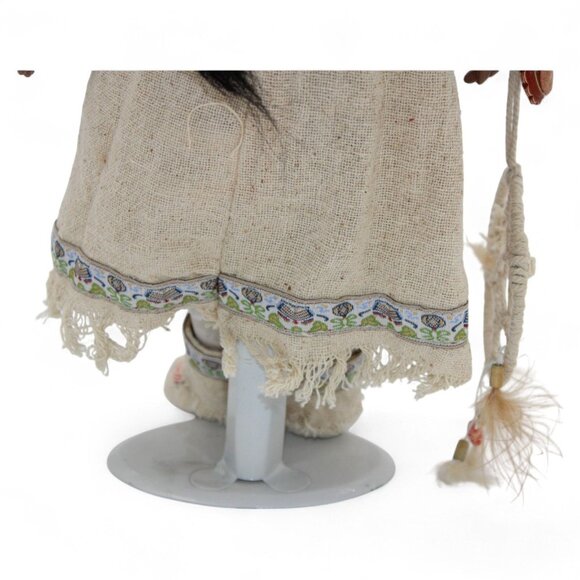 Native American-Inspired Porcelain Doll With Beaded Accessories Dreamcatcher & B - Picture 12 of 12